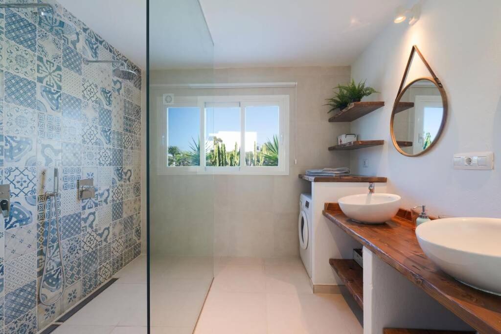 Luxurious Bungalow A2 In A Quiet Complex With Pool 100M From The Sea Charco del Palo Dış mekan fotoğraf