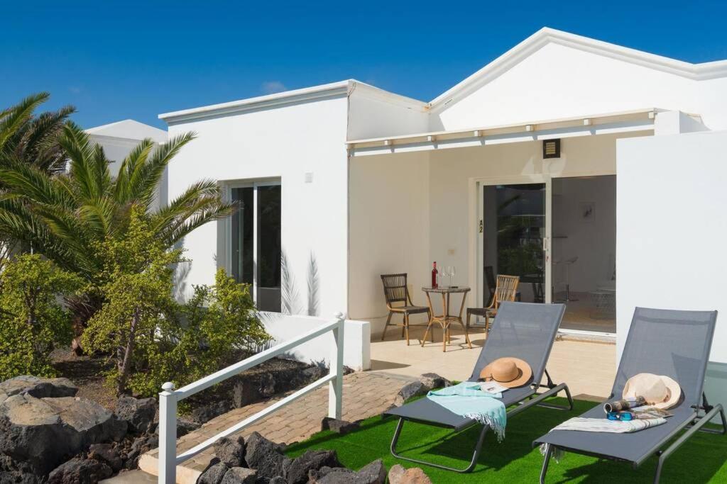 Luxurious Bungalow A2 In A Quiet Complex With Pool 100M From The Sea Charco del Palo Dış mekan fotoğraf